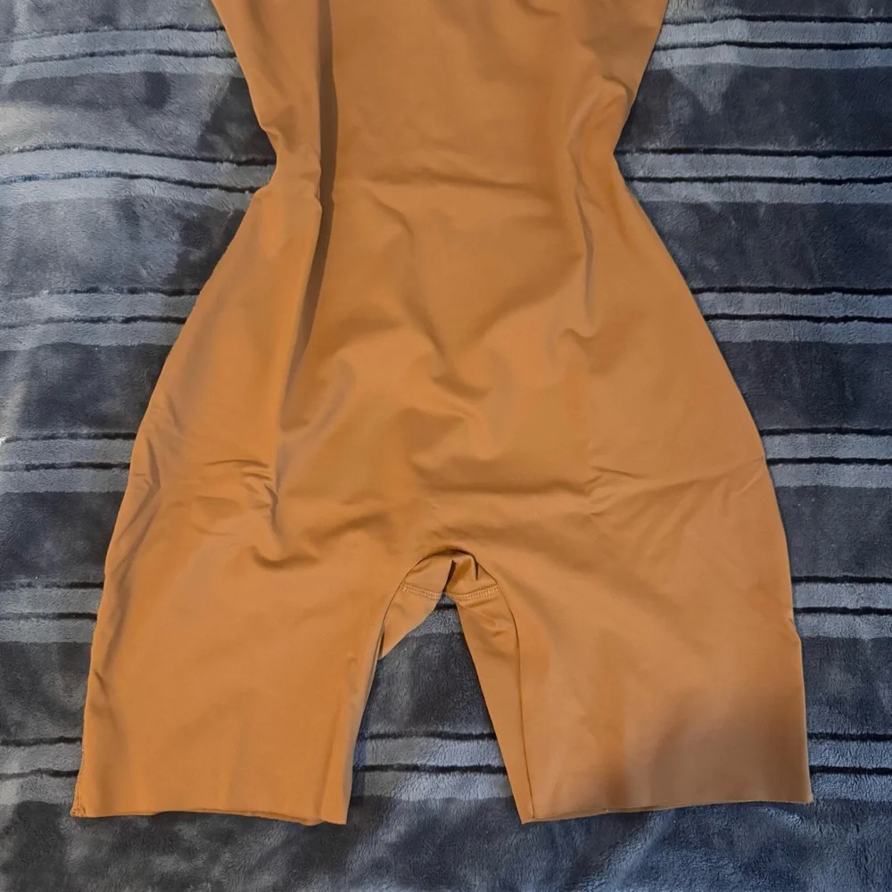 Skims Swim Cycle Suit - Almond